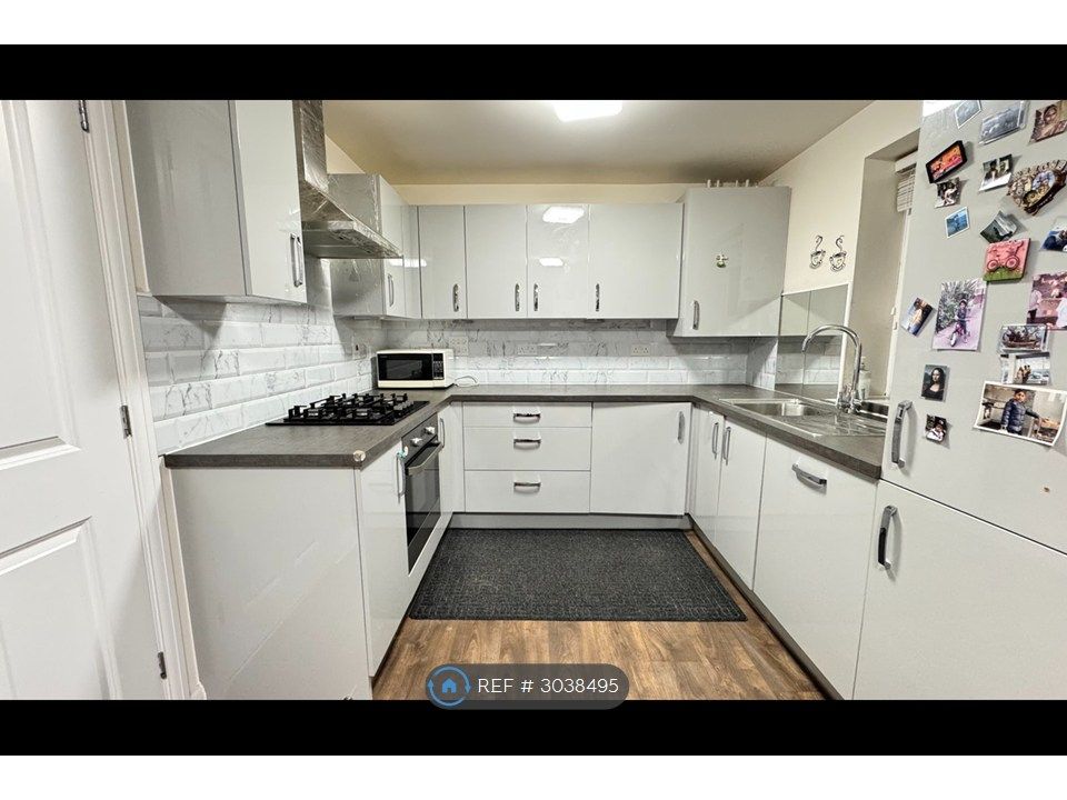 Property photo 2 of 20 Kitchen