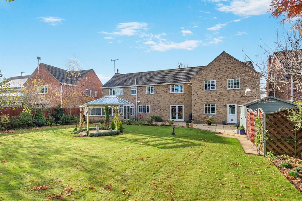 Property photo 2 of 19