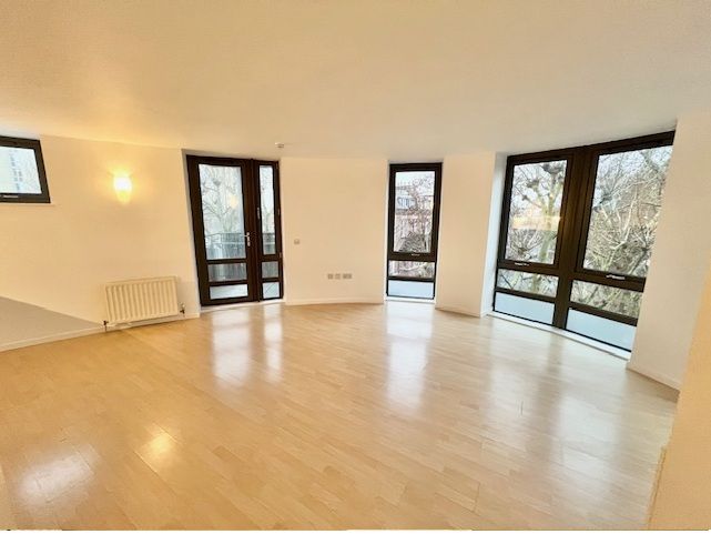 Property photo 2 of 17 Reception / Diner / Kitchen