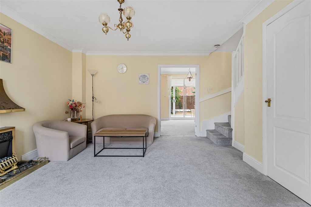 Property photo 3 of 14 7_90861.Jpg