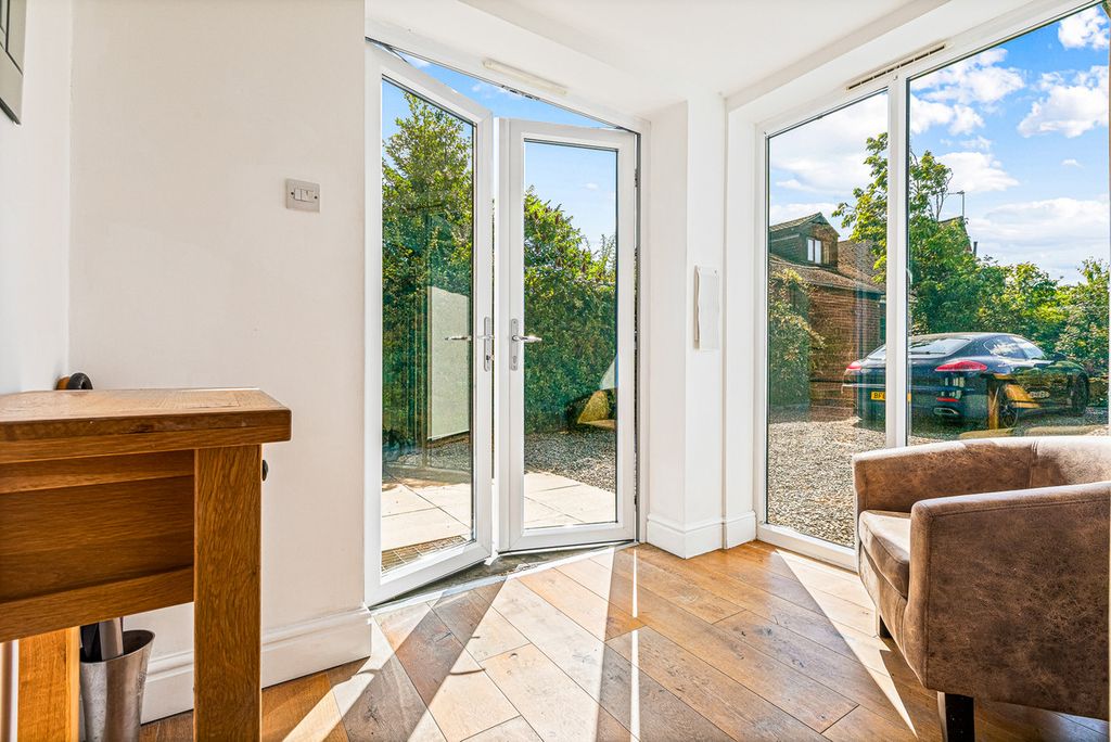 Property photo 3 of 49