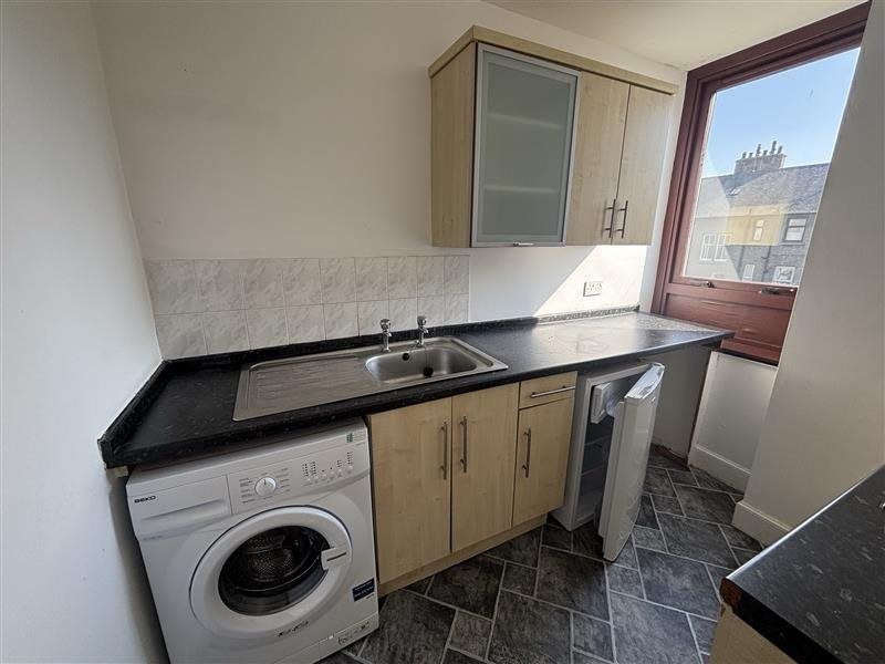 Property photo 3 of 7 0Ec3F94E-d5Bd-407E-A1E7-2E632Fe5ee08