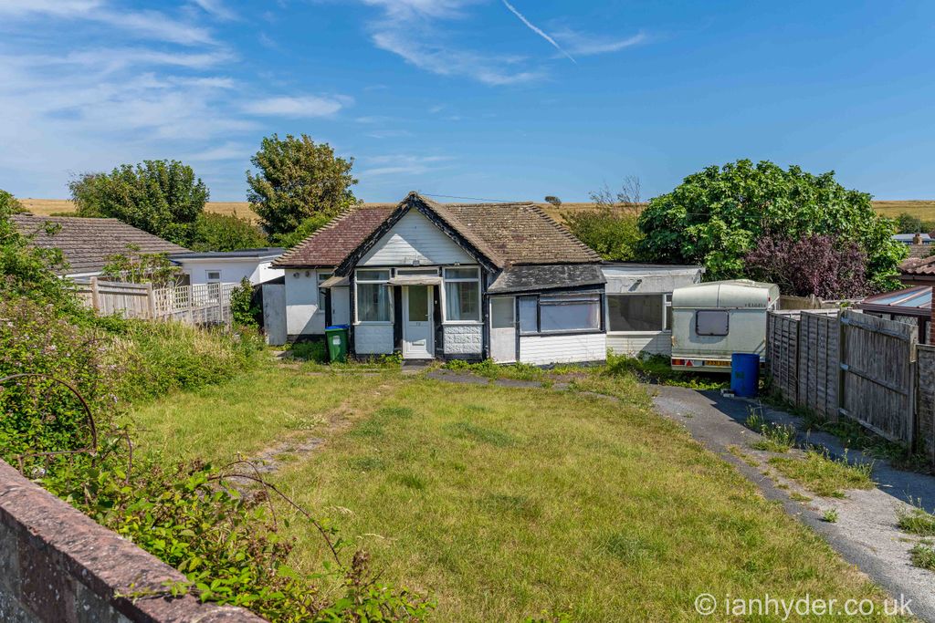 Property photo 1 of 3