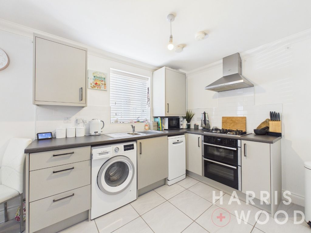 Property photo 2 of 11 5357204