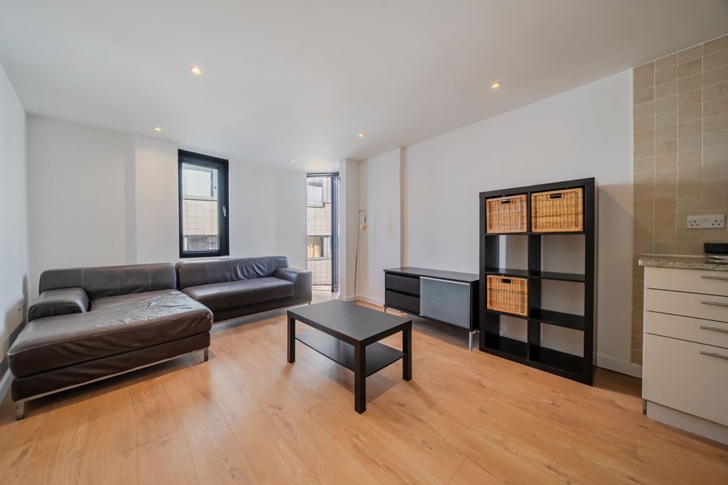Property photo 2 of 14 1508826-9-6A7Db26...