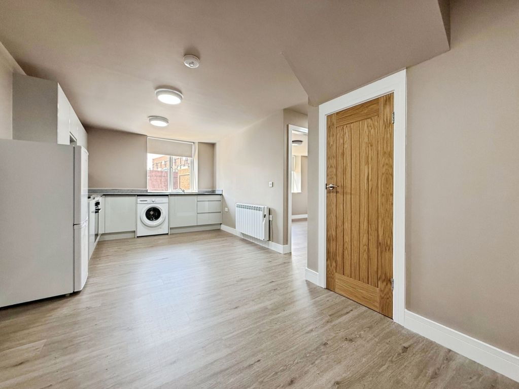 Property photo 3 of 8 Pbox-Img.Jpg