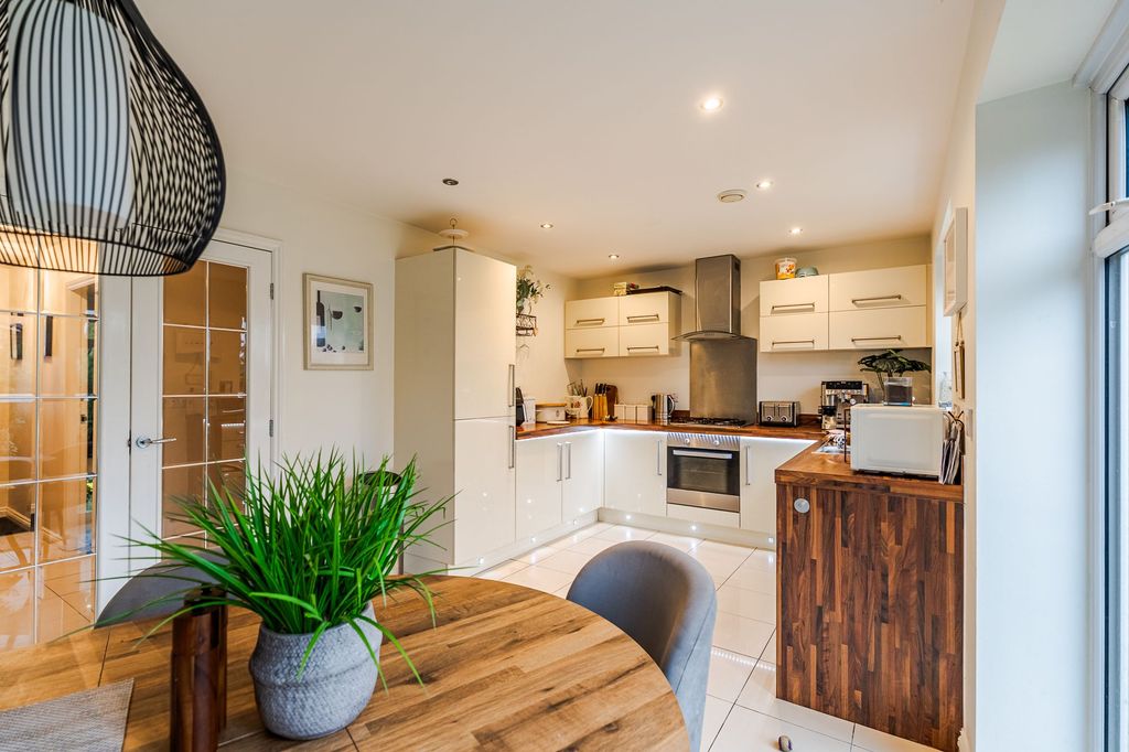 Property photo 1 of 26