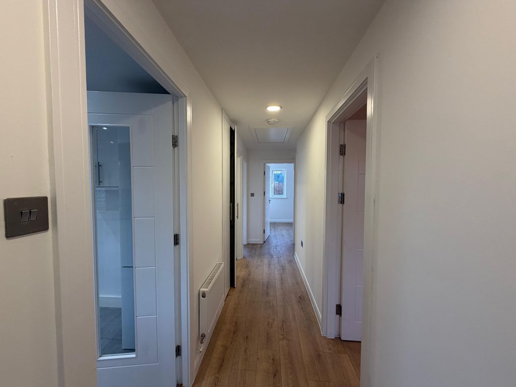 Property photo 3 of 18 Photo 1