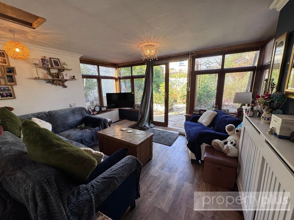 Property photo 2 of 19 Picture No. 10