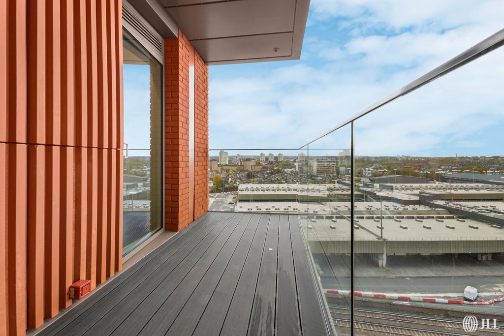 Property photo 2 of 14 Balcony