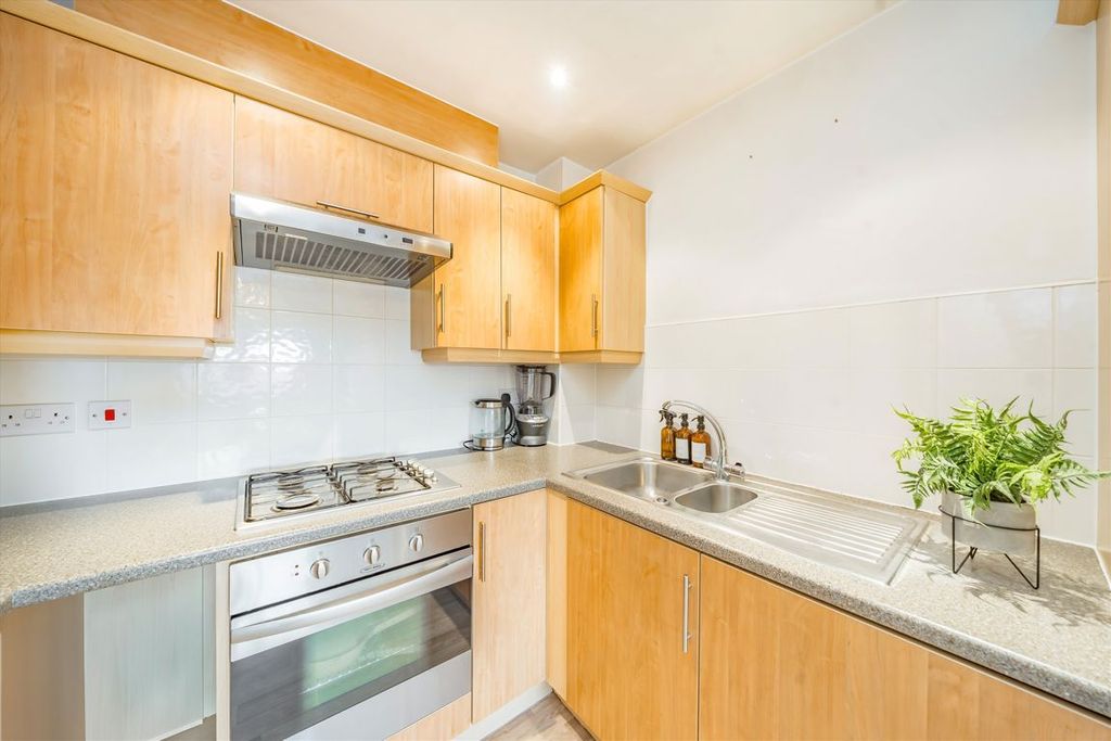 Property photo 2 of 5