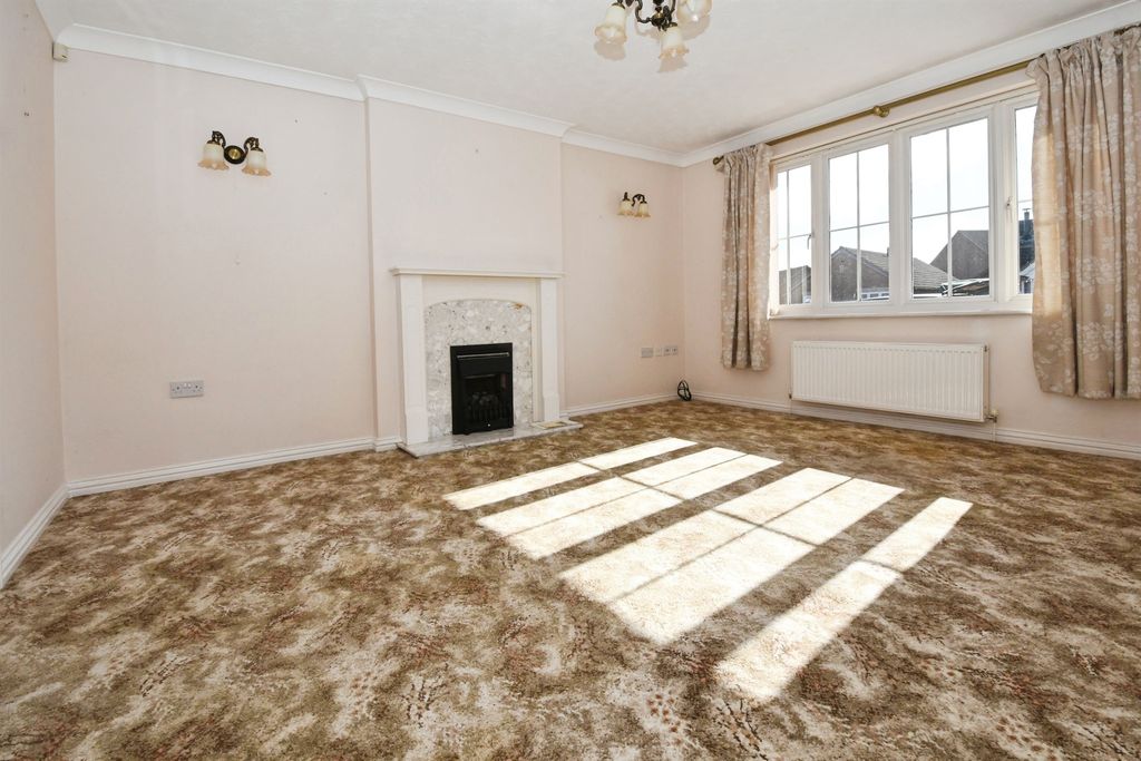 Property photo 3 of 18