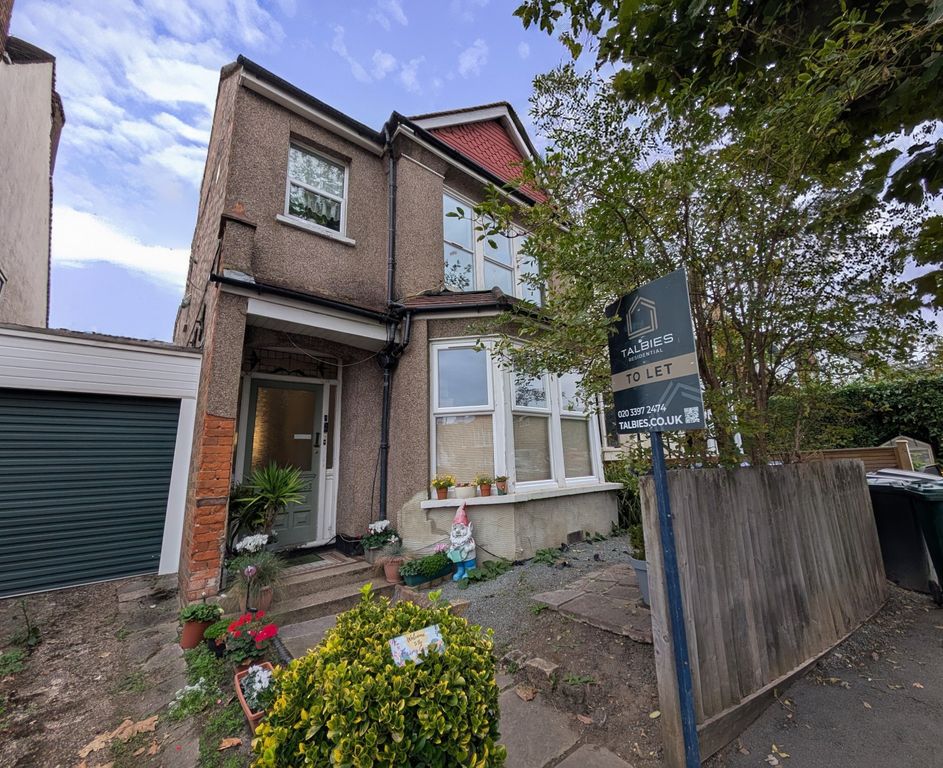 Property photo 1 of 8 2 Bed Flat