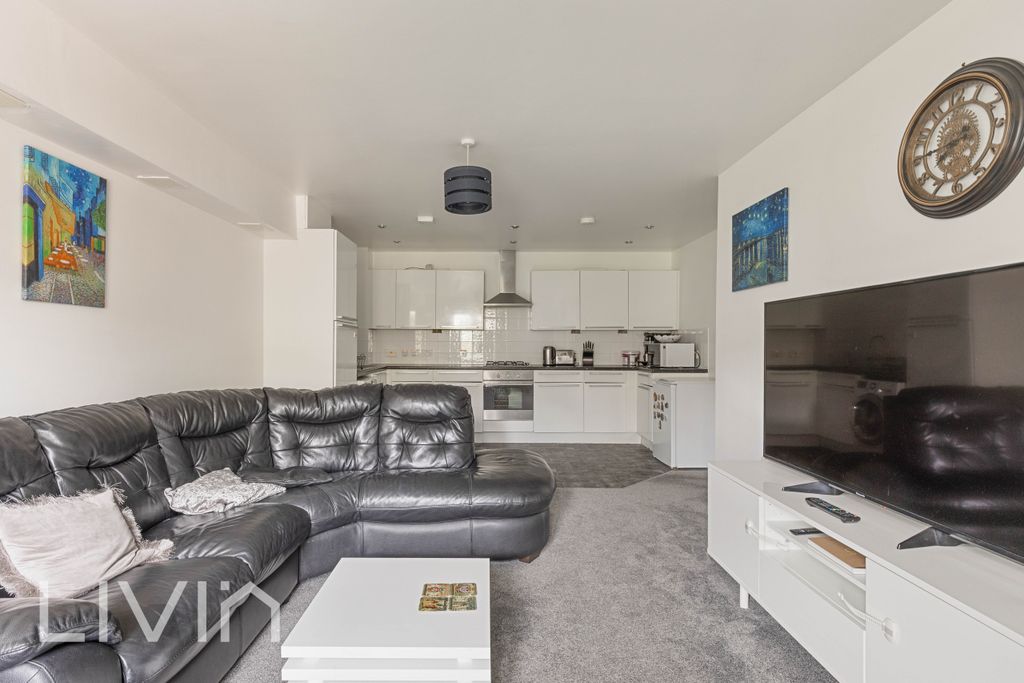 Property photo 2 of 13 20 Beaumaris Gardens, Se19 -  9