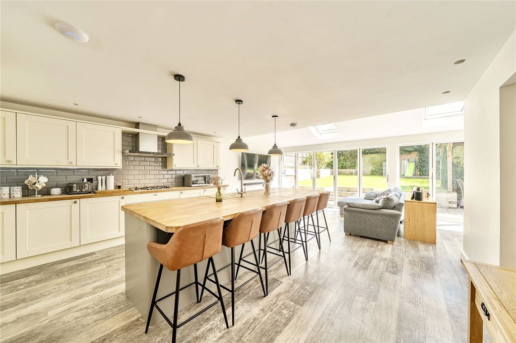 Property photo 3 of 22 Picture No. 07