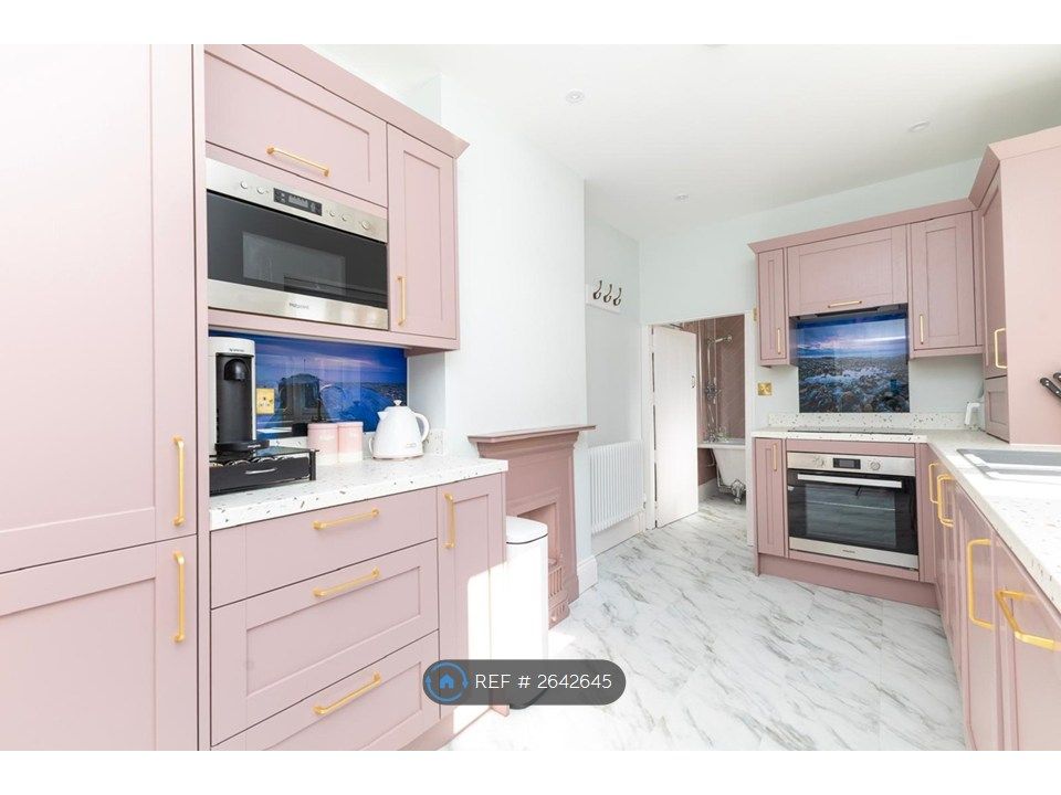 Property photo 2 of 30 Beautiful Kitchen With Appliances