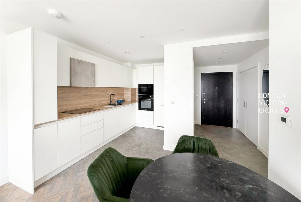 Property photo 2 of 6 1-7553.Jpg