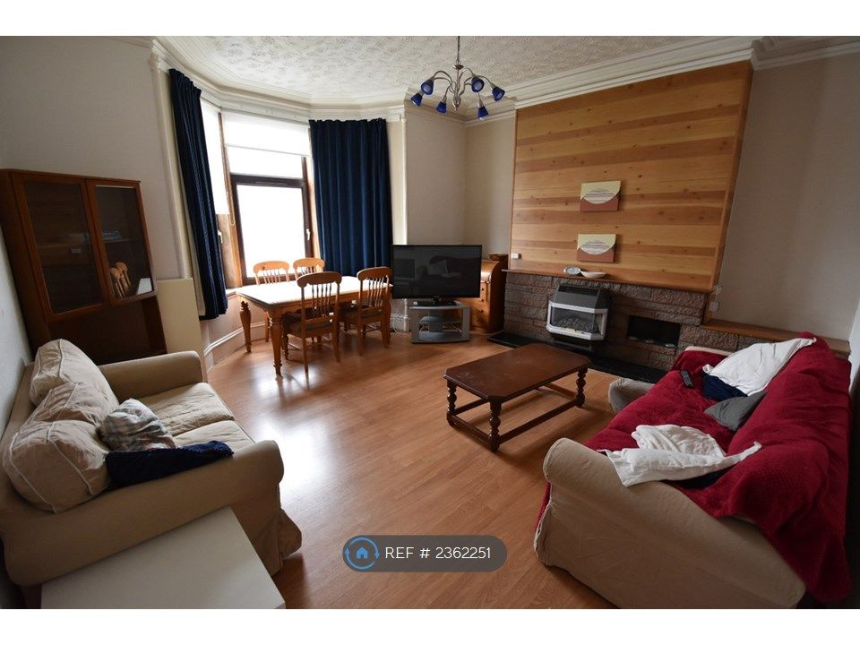 Property photo 1 of 20 Lounge With Gas Fire