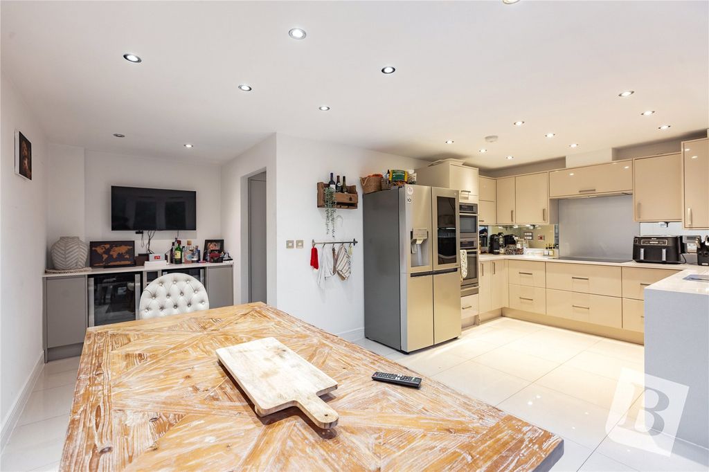 Property photo 3 of 29 Picture No. 09