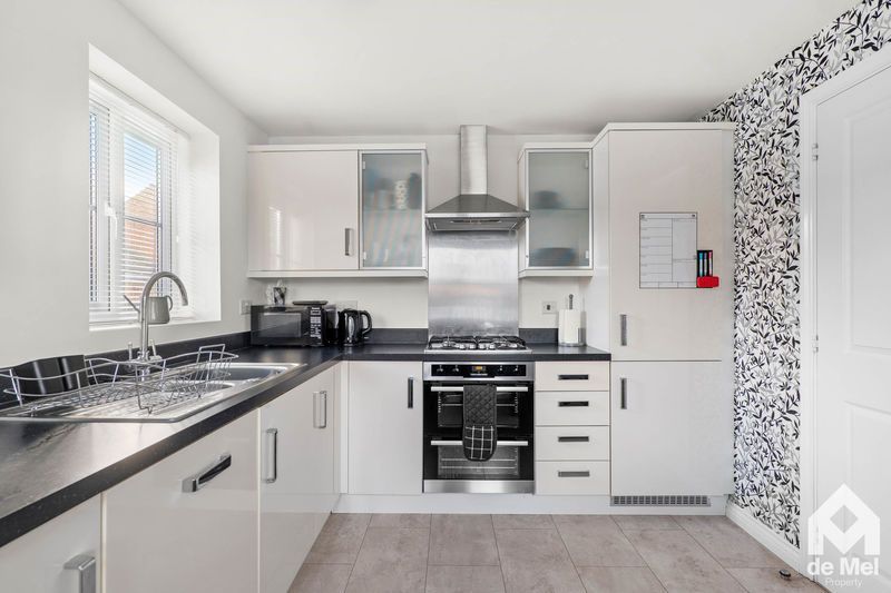 Property photo 3 of 16 Photo 10