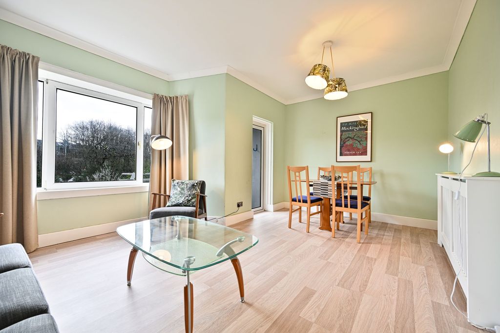 Property photo 2 of 25