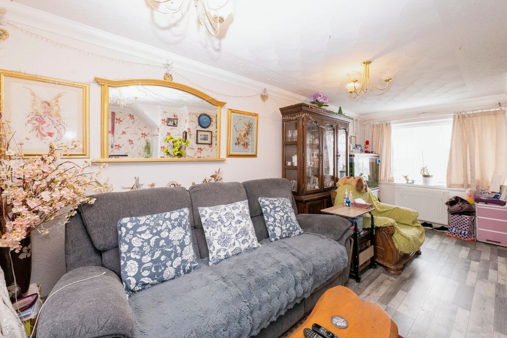 Property photo 3 of 17 Photography