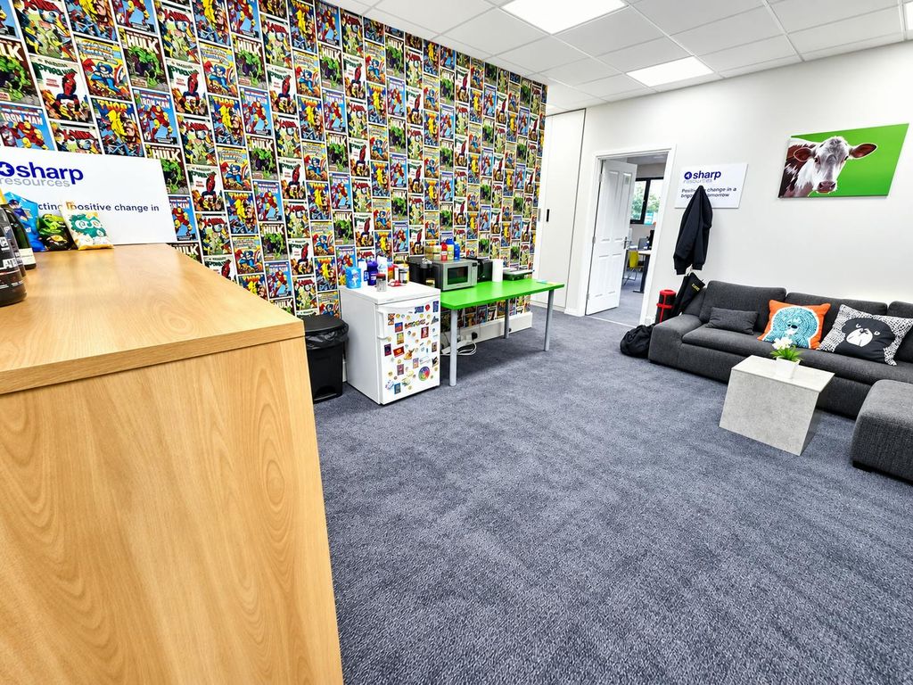 Property photo 2 of 5 Office