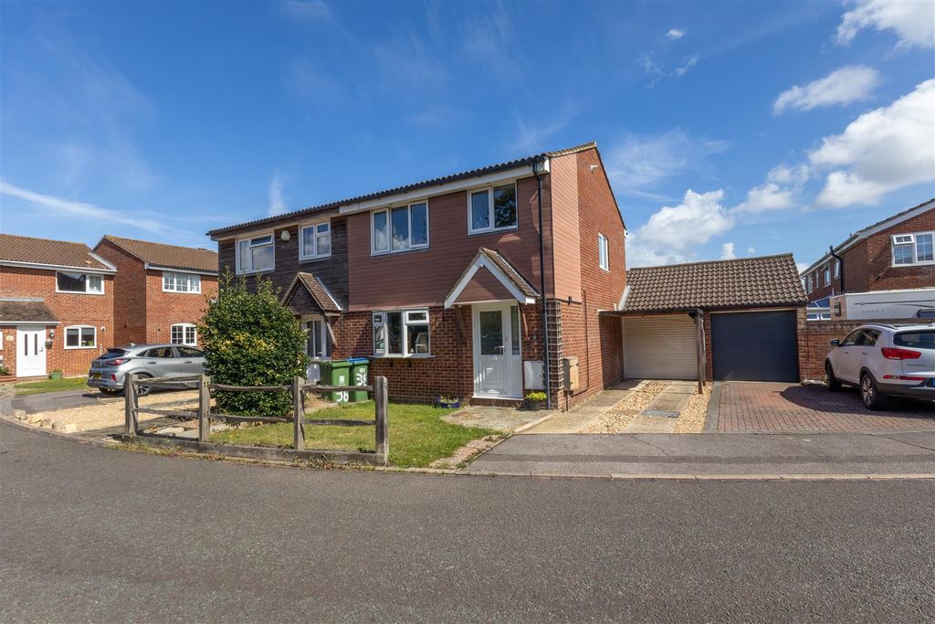 Property photo 1 of 14 Victory Road-01.Jpg