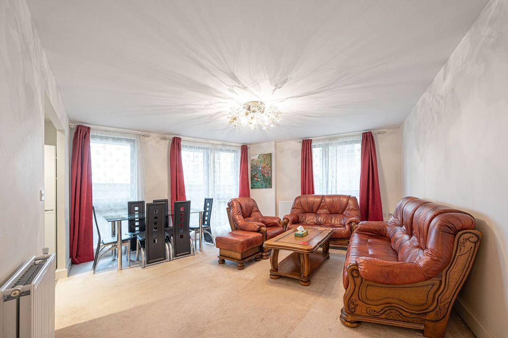 Property photo 2 of 7