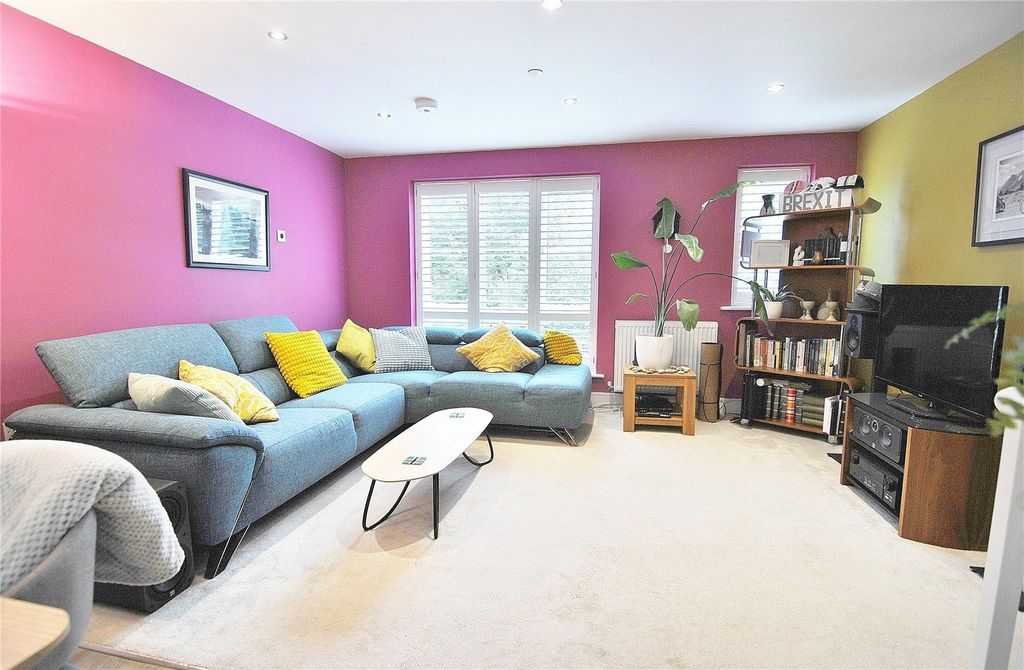 Property photo 2 of 19 Picture No. 36