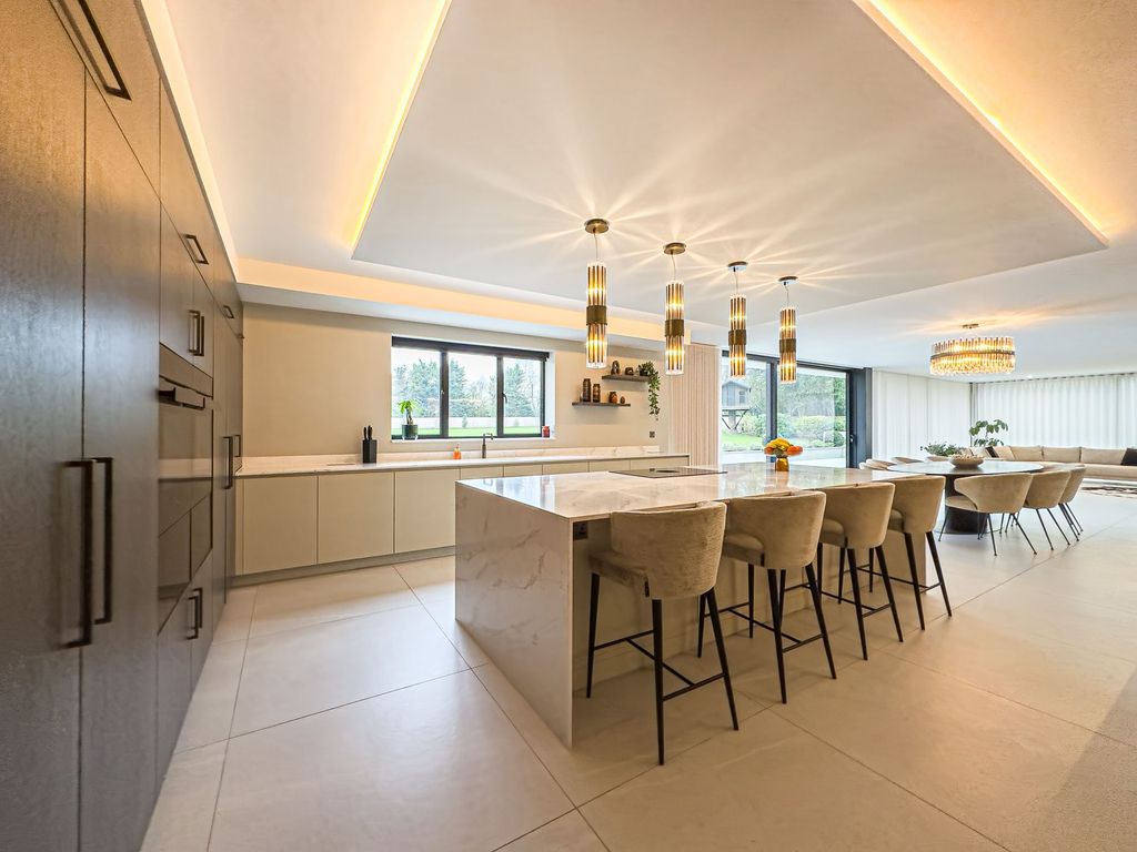 Property photo 3 of 46