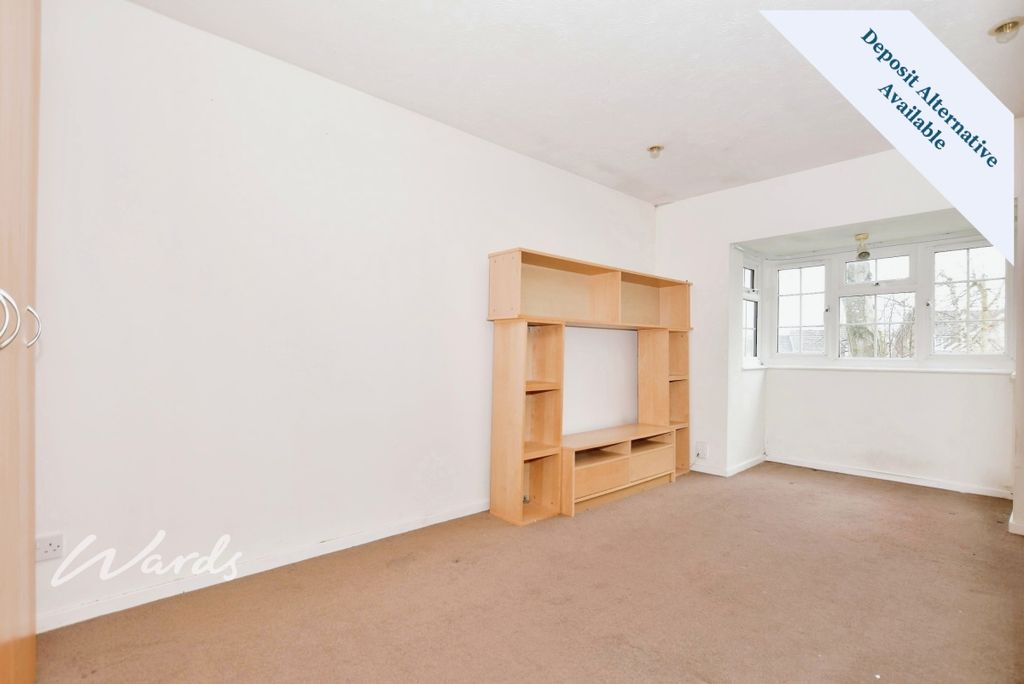 Property photo 3 of 11 Living/Bedroom Area