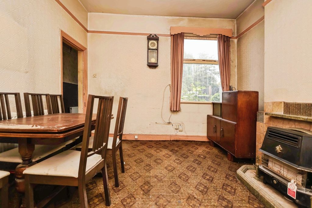 Property photo 2 of 17 Photo