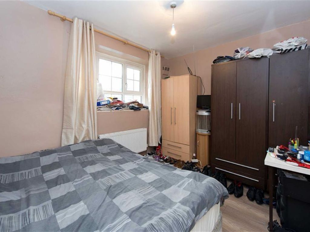 Property photo 3 of 4