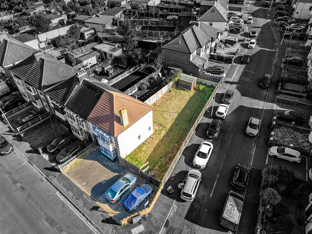 Property photo 1 of 23