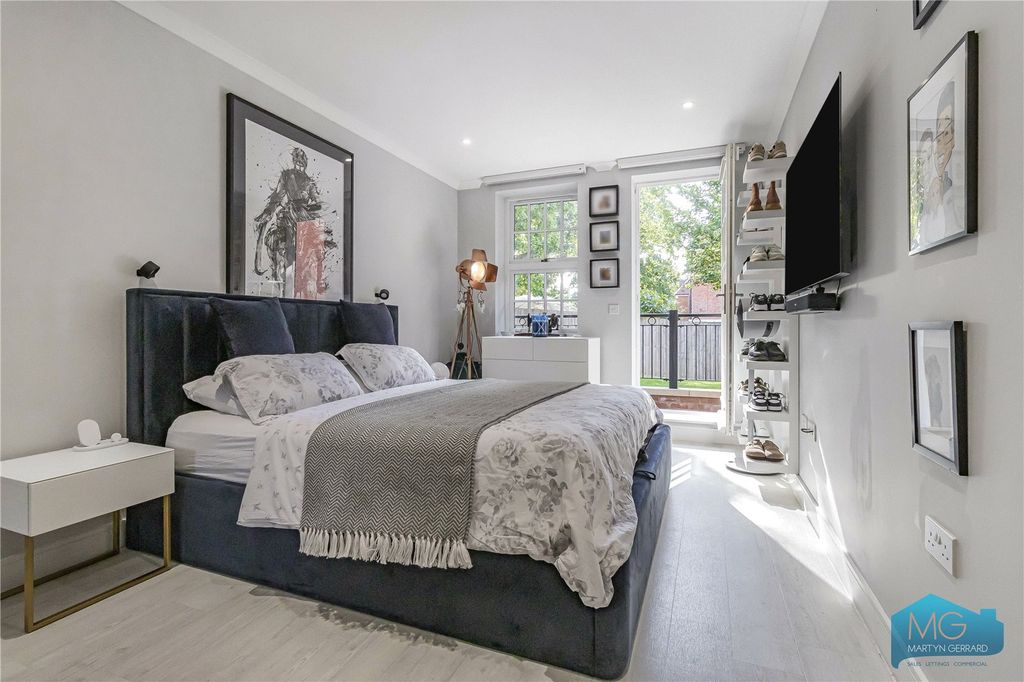 Property photo 3 of 34 Picture No. 24