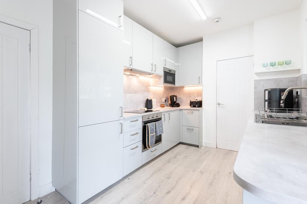 Property photo 3 of 24 Cup1485Pem Kitchen.Jpg