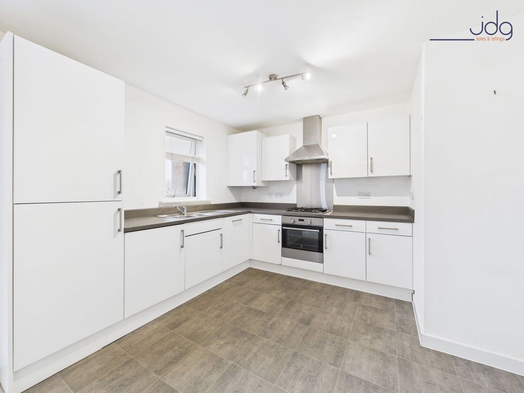 Property photo 2 of 8 Kitchen