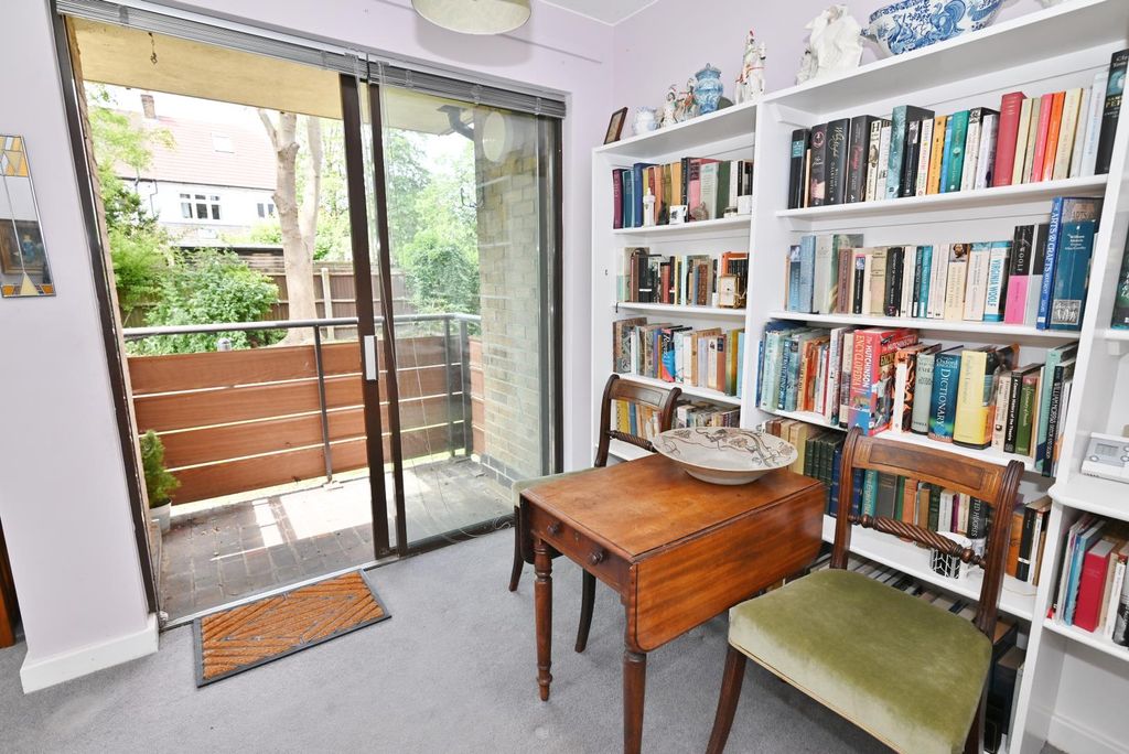 Property photo 3 of 12