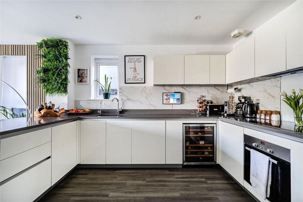 Property photo 2 of 21 Picture No. 07