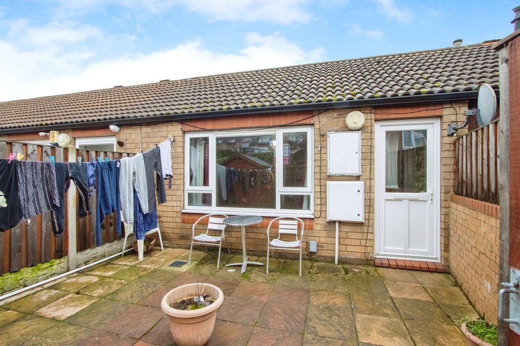 Property photo 3 of 12