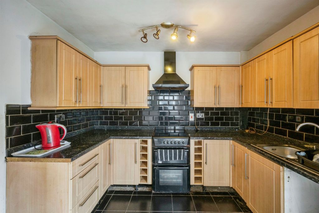 Property photo 2 of 20