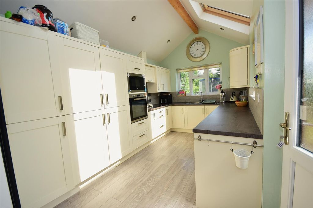 Property photo 2 of 27 Kitchen