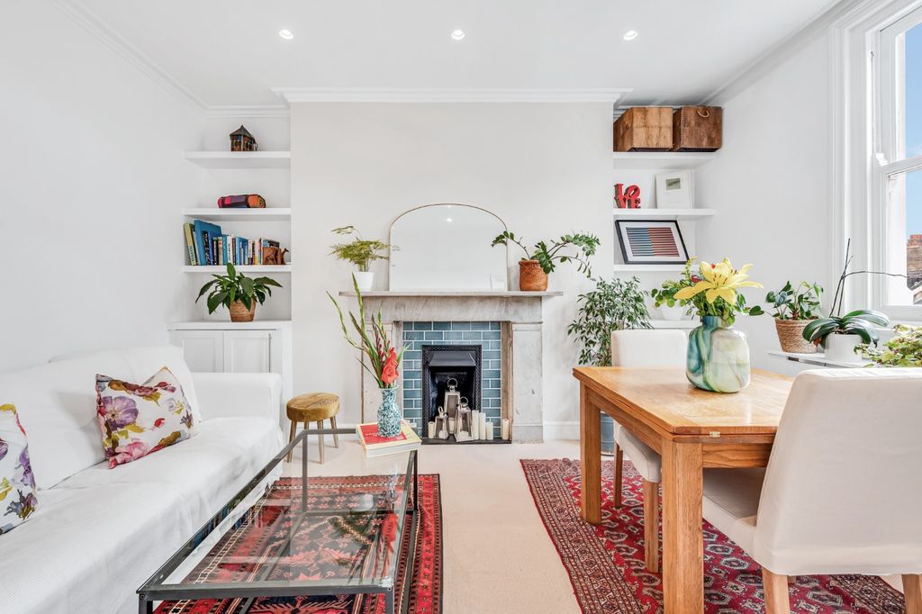 Property photo 2 of 11 4177041