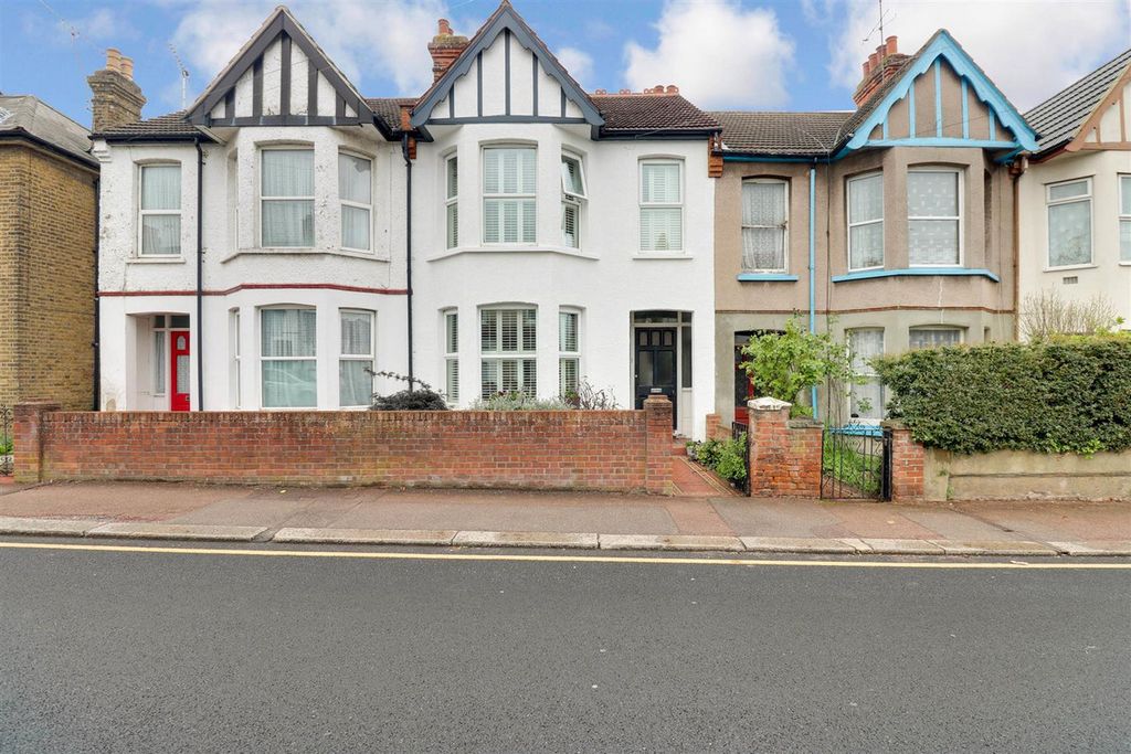 Property photo 2 of 13