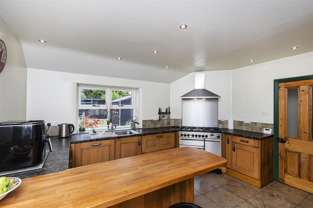 Property photo 3 of 48 Dining Room