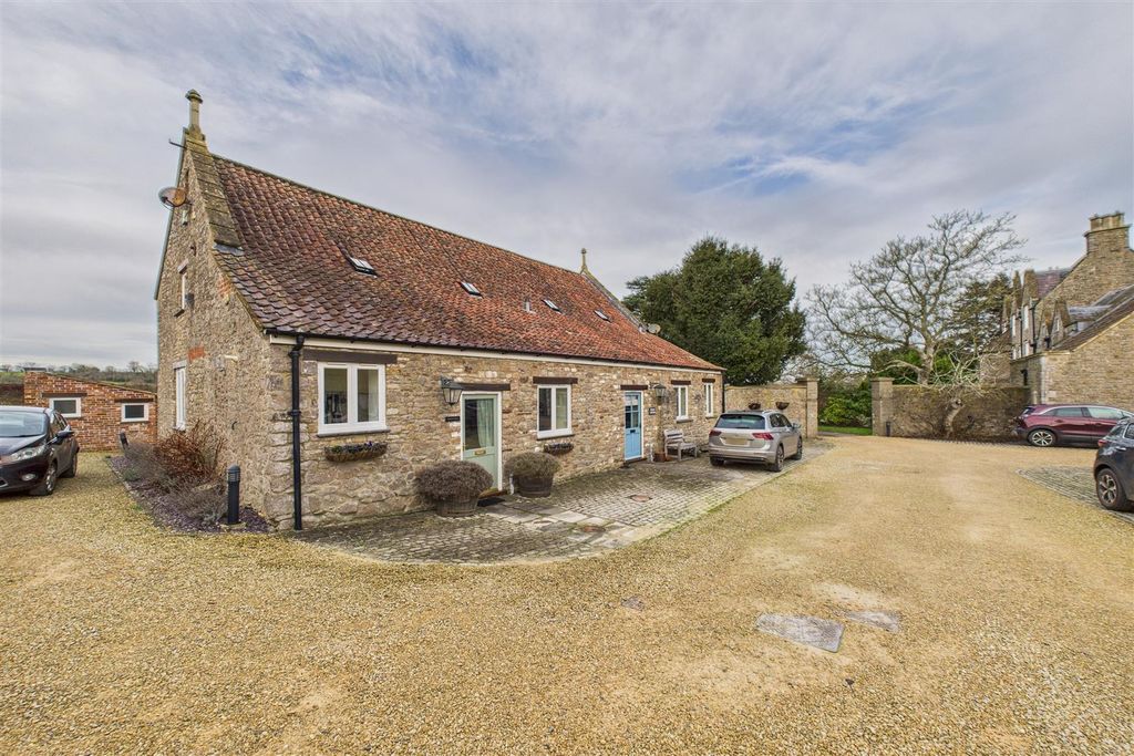 Property photo 2 of 37 The Coach House, Mumbleys Lane, Thornbury, Bs35 3J