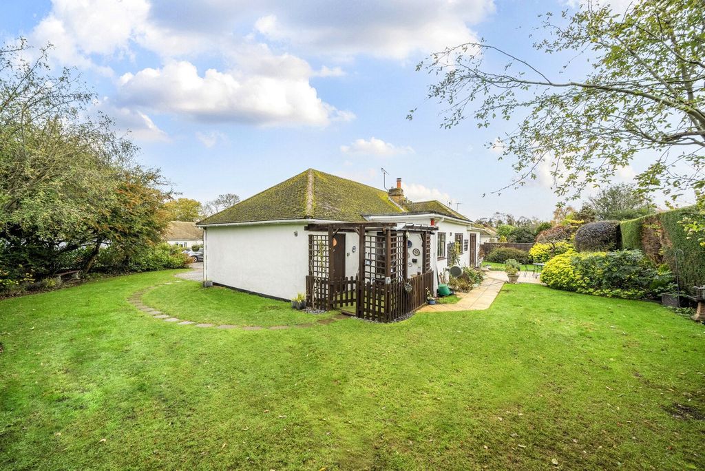 Property photo 2 of 13 Garden