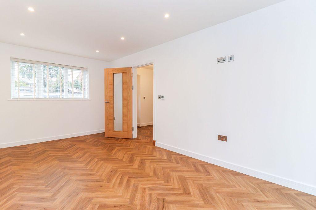 Additional image 5 of 3 bed semi-detached house for saleParnell Close, Abbots Langley WD5