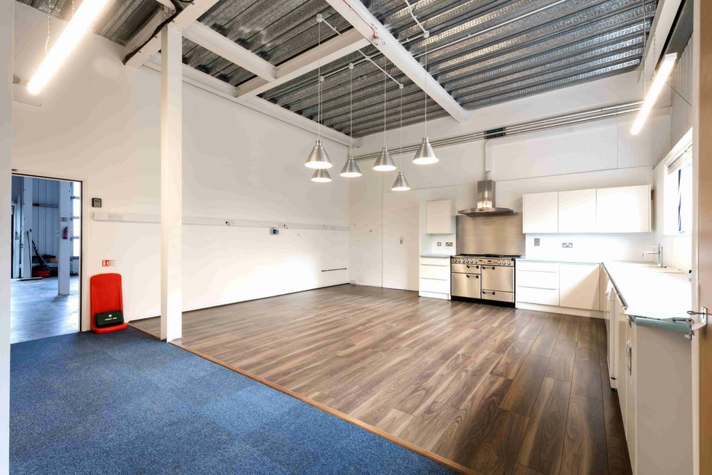 Property photo 3 of 9 2.Jpg